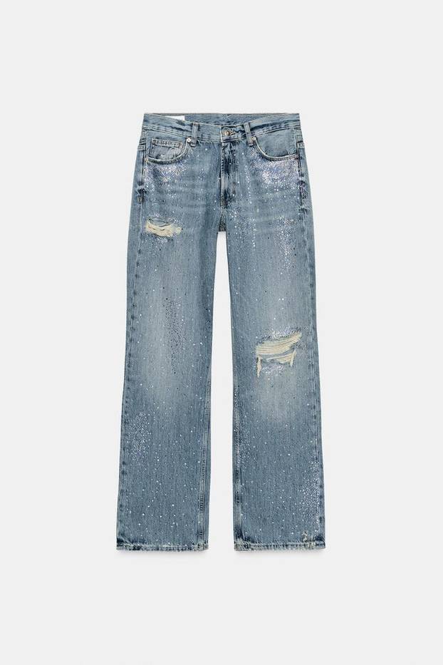 Vraćaju se poderane traperice: Izdvojili smo najbolje komade