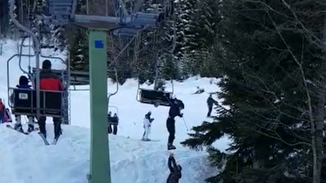 Strava na skijanju: Dječak visio na žičari obješen za kapuljaču