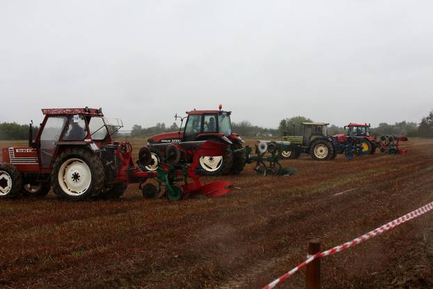 Velika Gorica: Održano jubilarno 20. državno natjecanje u oranju