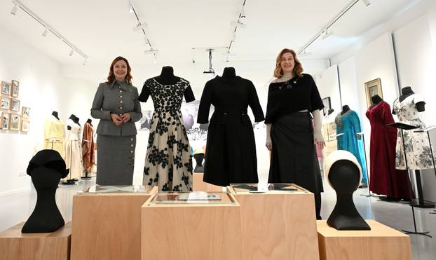 Zagreb: U Srpskom  kulturnom centru, fondacija Jovanka Broz održava izložbu haljina i torbi