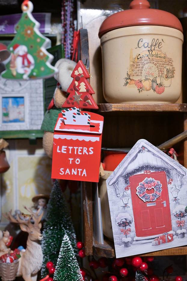 24SATA Zagreb: Stan ukrašen blagdanskim dekoracijama