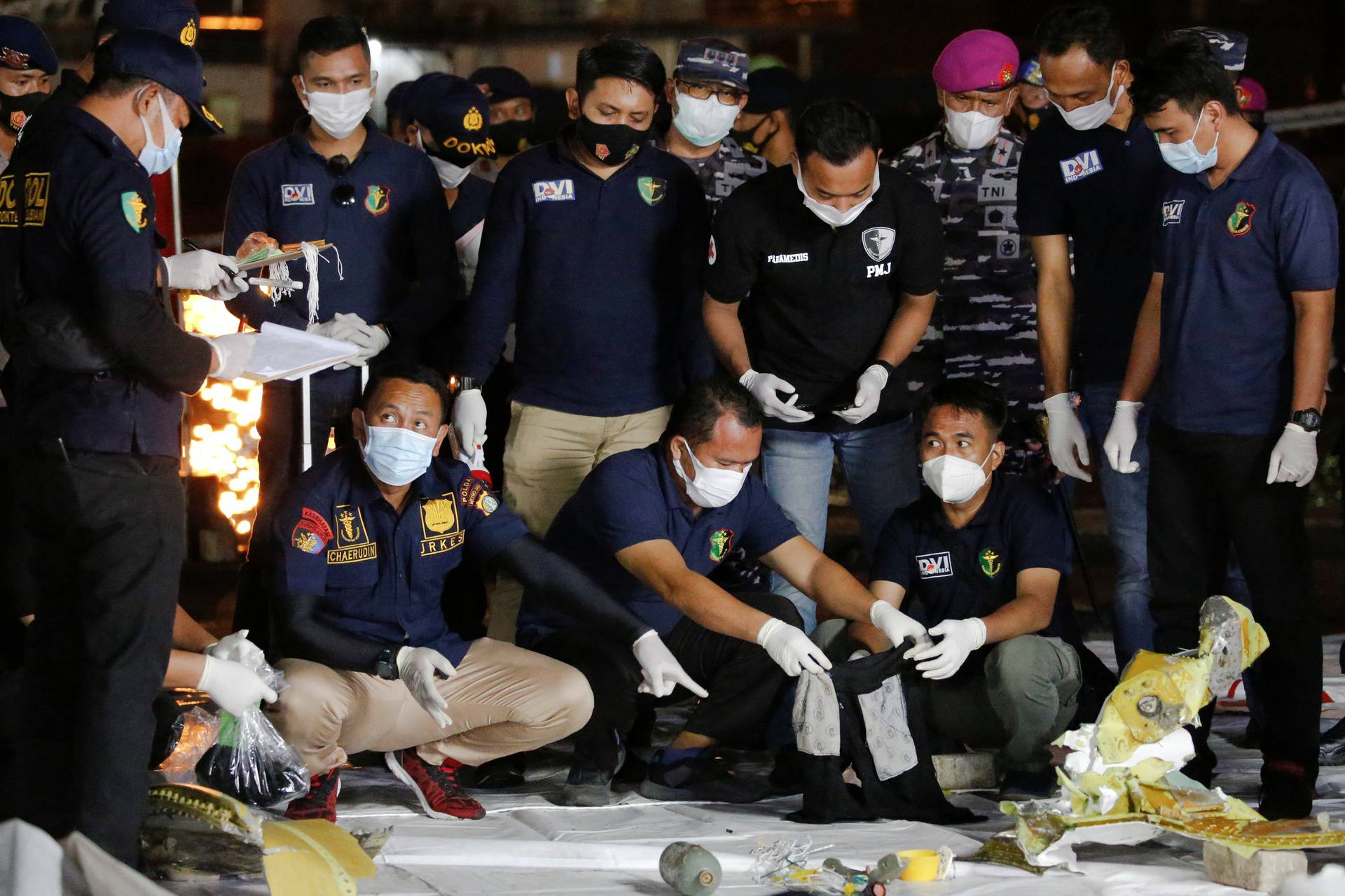 Indonesia continues search for debris of Sriwijaya Air flight SJ 182