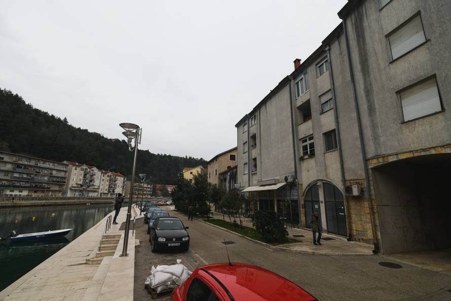 Ugušila se hranom, a doktor Jusup zvao susjeda u pomoć?