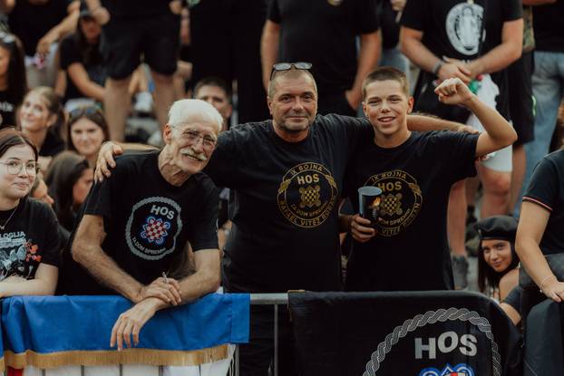FOTO Thompson nastupio u Imotskom: Evo atmosfere s koncerta na Gospinom docu