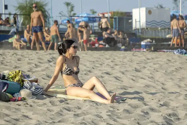 FOTO Zgodne legice okupirale Kopiku: Pogledajte tko je sve na osječkoj plaži  mamio poglede