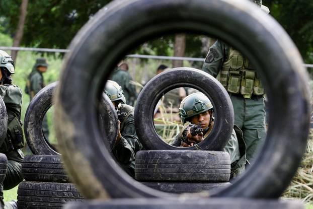 Venezuela holds drills to train citizens in weapon handling