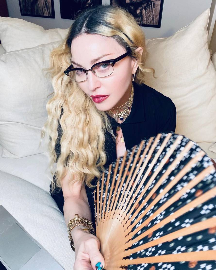 Madonna napokon pokazala tri sestre, okupile su se zbog oca