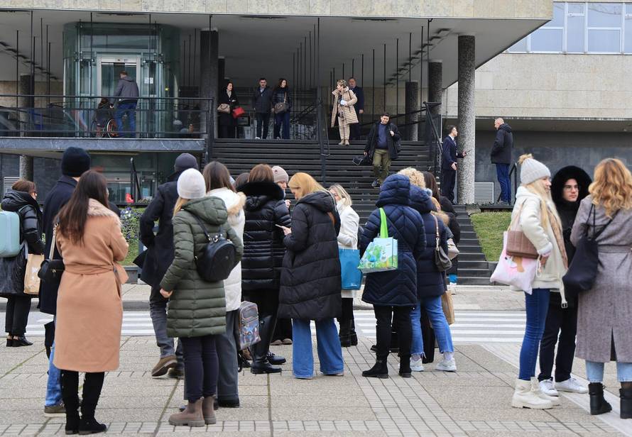 Zagreb: Evakuacija Gradskog poglavarstva zbog dojave o eksplozivnoj napravi