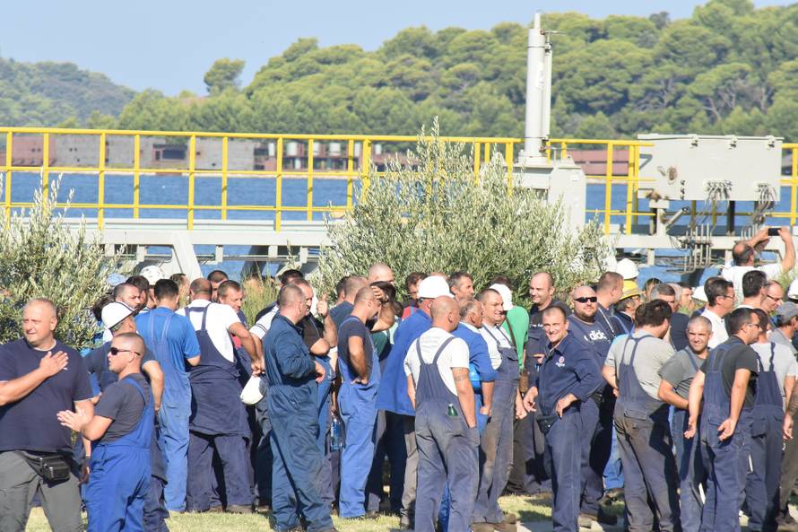 Drama u Puli: 'Neka se Vlada odluči. Radnicima je dosta igre'