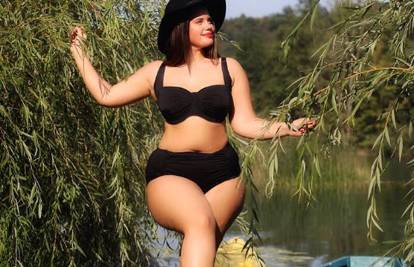 Plus size model Lucija ponosno pokazala bujne obline u bikiniju