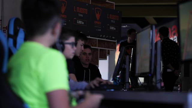 Uživo iz Zagreba: Završnica Esports prvenstva Hrvatske