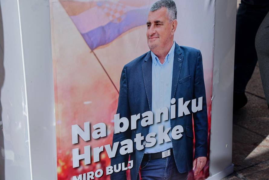 Sinj: Miro Bulj započeo prikupljanje potpisa za predsjedničku kandidaturu