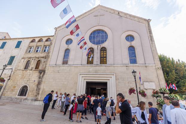 Velika gužva u centru Sinja na blagdan Velike Gospe