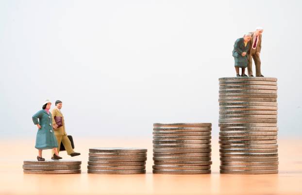 Miniature,Figure,Young,Man,And,Woman,Walk,And,Couple,Senior