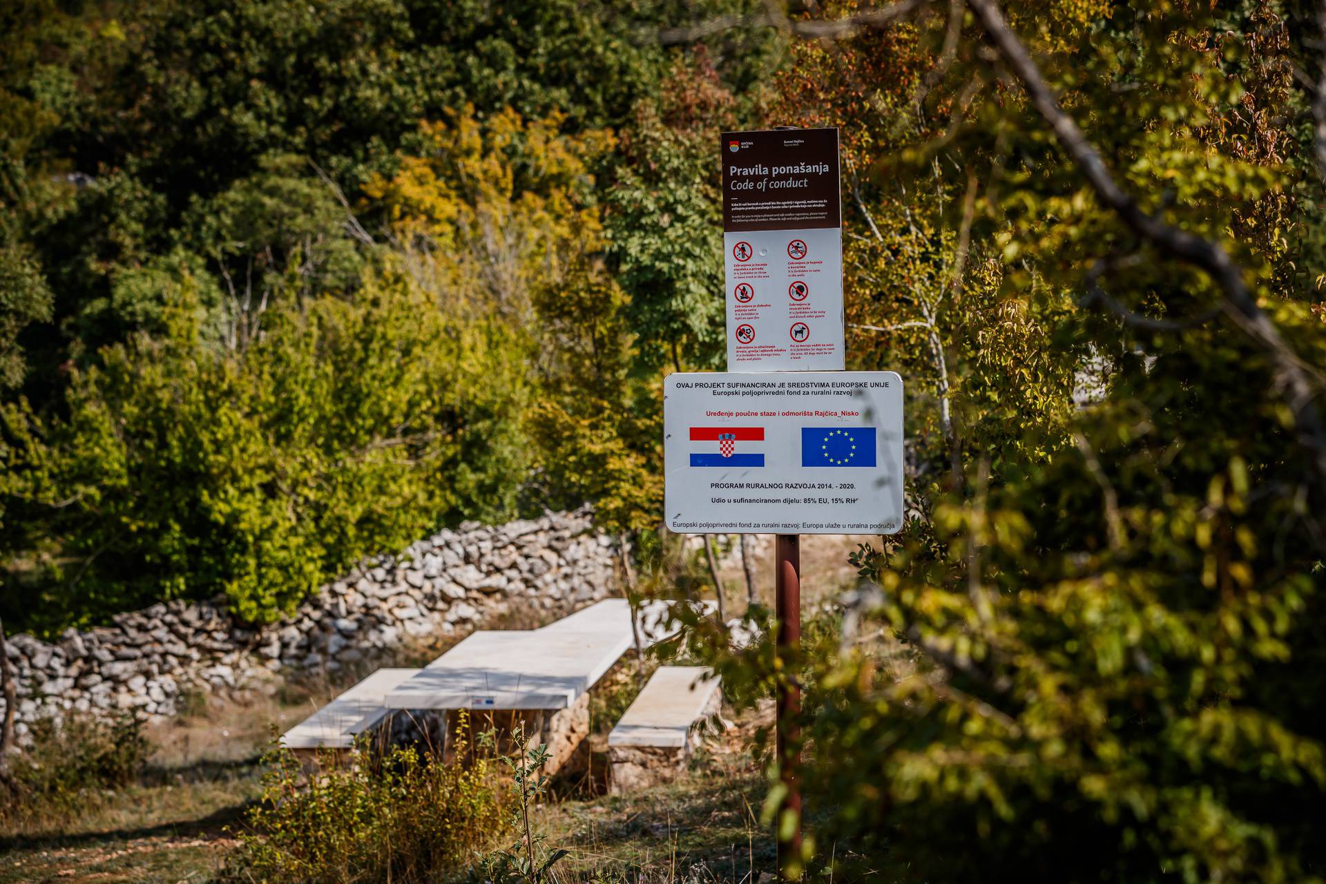 Malo ljudi zna za ove misteriozne bunare u Dalmatinskoj zagori, legenda kaže da nikad nisu presušili