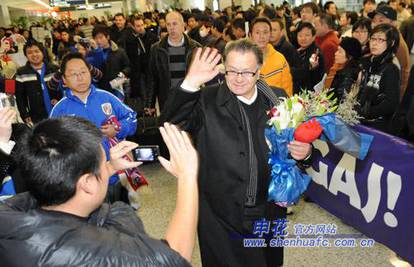 Zalizanog Ćiru dočekali u Šangaju uz suze i cvijeće