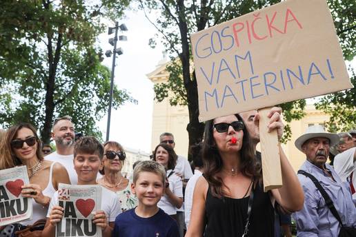 GosPI&Ccaron;KA vam materina! Pogledajte poruke s prosvjeda