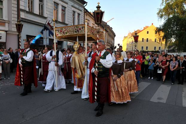Tijelovska procesija u Pozegi