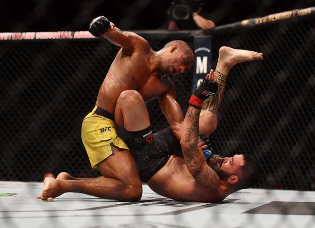 MMA: UFC Fight Night-Ige vs Barboza