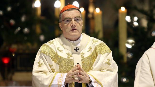 Kardinal Bozanić na polnoćki: Božić poziva na novi stil života