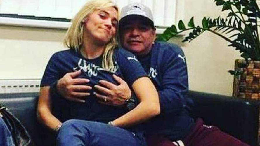 Maradonina bivša plakala pred kamerama: 'Njegova obitelj mi ne da da se oprostim od njega'