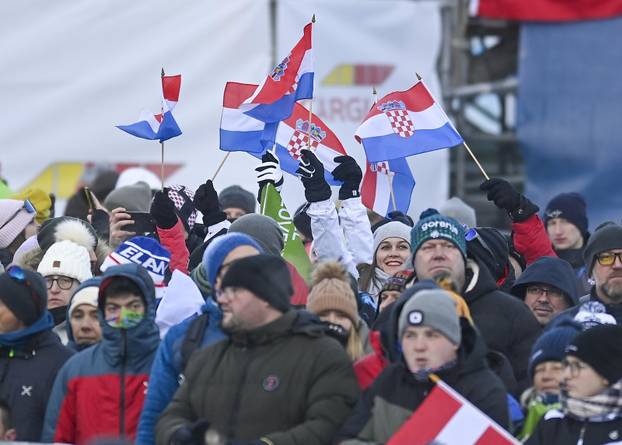 Kranjska Gora: Prva vožnja ženskog veleslaloma FIS Svjetskog skijaškog kupa
