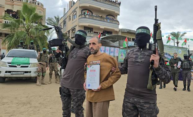 FOTO Hamasovi taoci konačno su na slobodi nakon gotovo 500 dana pakla. Neprepoznatljivi su