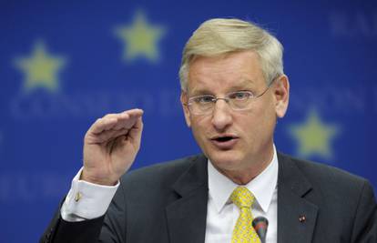 Bildt odgovorio F. Hartmann: Bolje da je čitala moje knjige