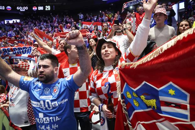 Malmo: Navijači na tribinama prije utakmice Hrvatske protiv Slovenije u drugom krugu EHF Europskog prvenstva