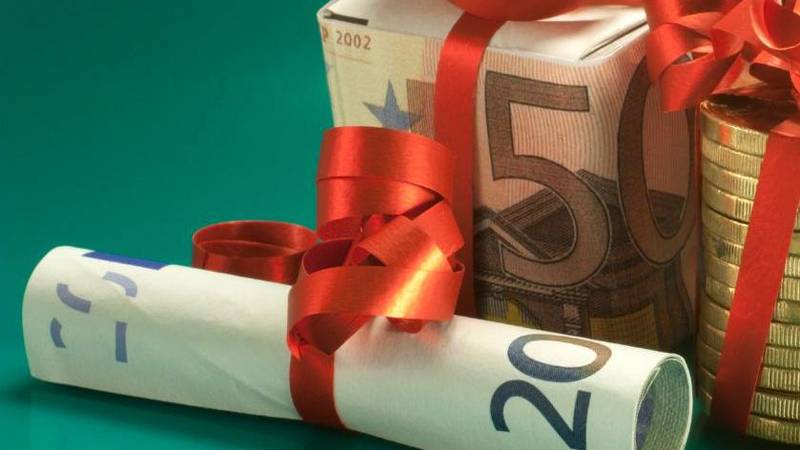 Svi u Sloveniji moraju dobiti božićnicu. Poslodavce uznemirio potez vlade, traže sastanak