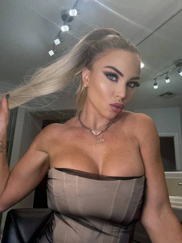 FOTO Najseksi medicinska sestra Instagrama promijenila karijeru: Evo čime se danas bavi