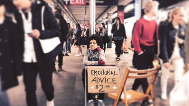 Mali psiholog (11) dijeli savjete u podzemnoj i svi ga obožavaju