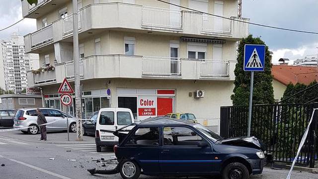 U sudaru dva automobila u Zagrebu ozlijeđeno dvoje ljudi