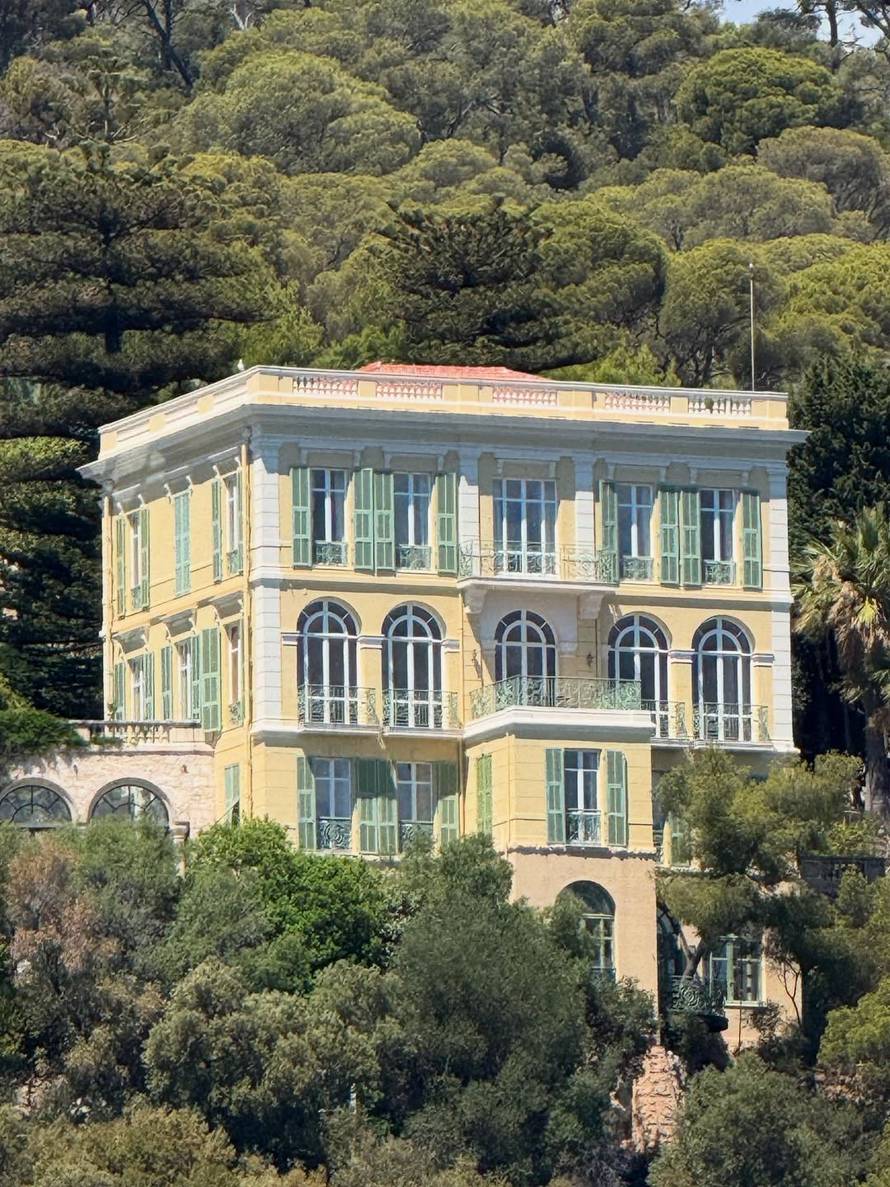 Cruz Beckham u gaćicama od 500 eura: ‘Posudio si tatine? Mobitel mi se pregrijao…’