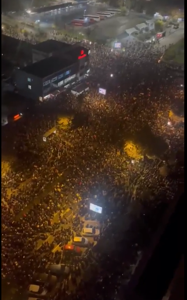 Nevjerojatne scene iz Novog Sada: Tisuće na ulicama, stigao i Vučić: 'Kreće žestoka akcija'