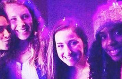 Beyonce i Kelly djevojkama su upale  na party u karaoke klubu