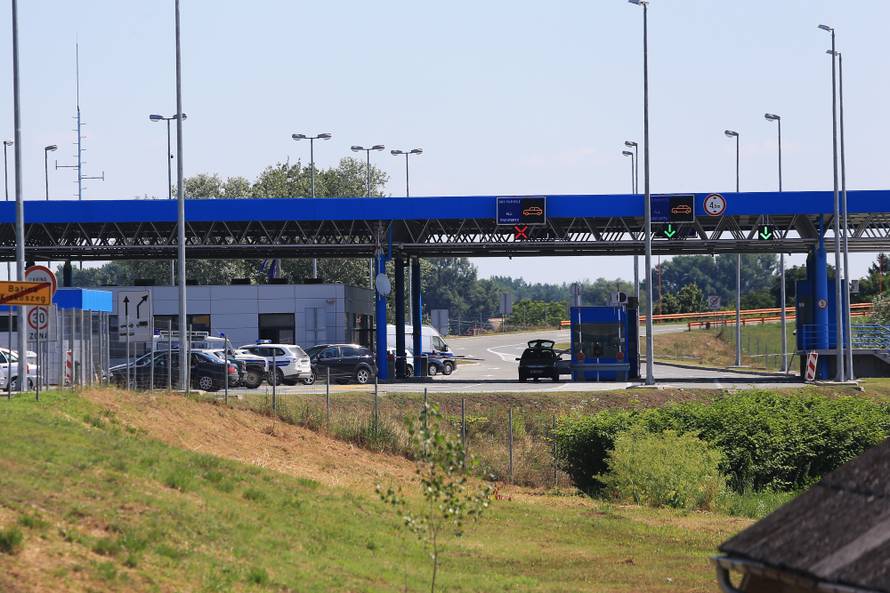 Orepić: Podignuli smo ogradu zbog jačeg priljeva migranata