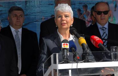 Željko Sabo bojkotirao dolazak Kosorice zbog skupih bazena