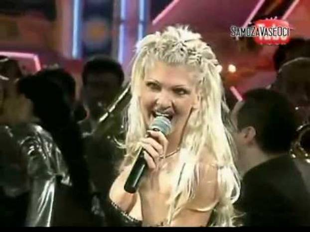 Karleuša objavila fotku: Ovdje imam 14 godina. Lagala sam  da je 18 da mogu na izbor za miss!