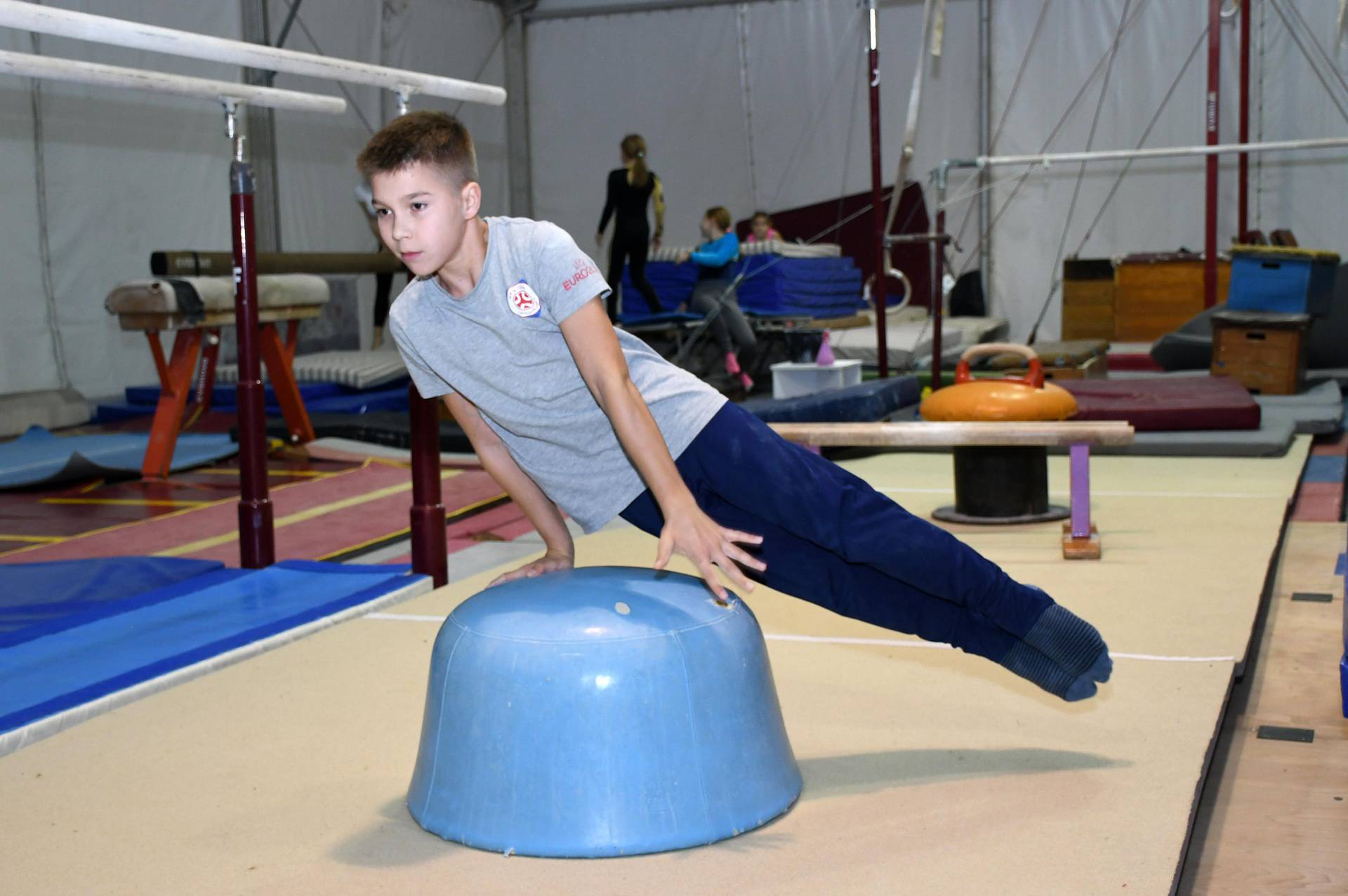 Mladi petrinjski gimnastičari iz šatora osvojili 21 medalju