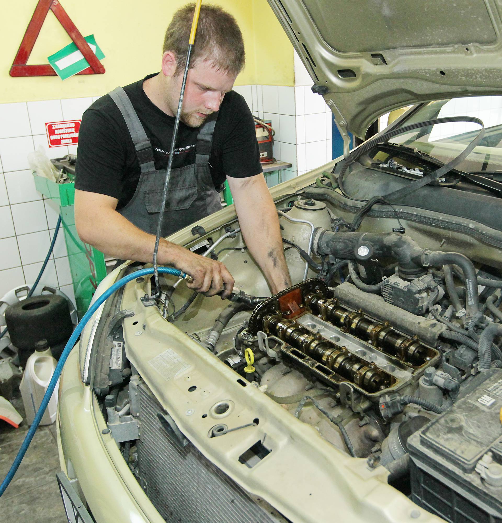 Kad je pravi trenutak da svoj stari auto stavite u oglasnik?