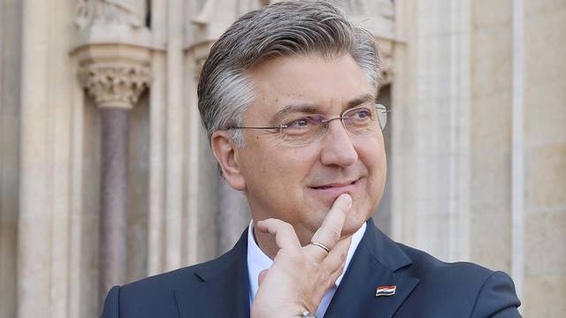 Zagreb: Plenkovic obisao gradiliste Zagrebacke katedrale