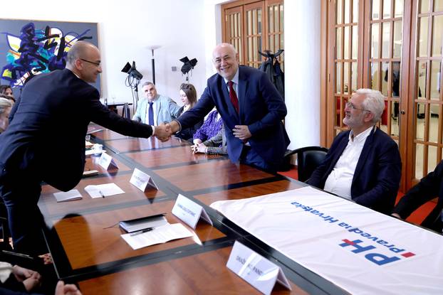 Zagreb: Pravedna Hrvatska predala kandidature DIP-u