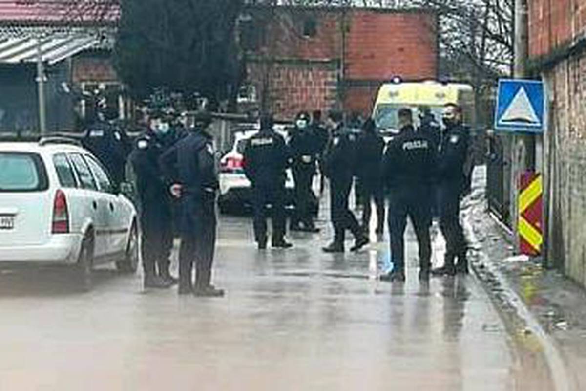 Priveli dvojicu zbog napada na policajce u Kozari Putevima