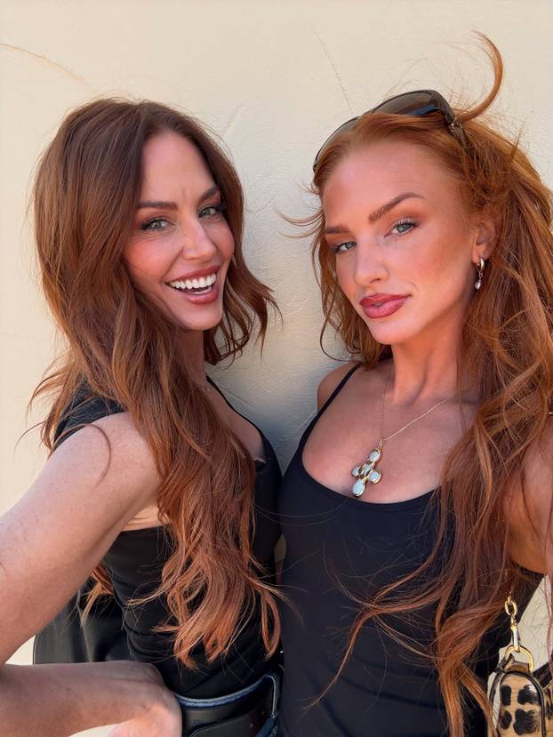 FOTO Vruće crvenokose! Možete li pogoditi koja je mama, a koja kći? Mnogi nisu uspjeli...