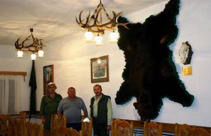 Lovačkom udruženju ukrali su prepariranog medvjeda