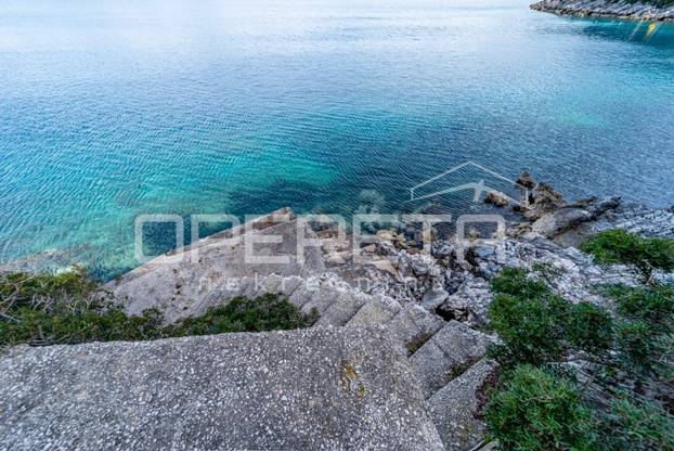 FOTO Na Mljetu se prodaje kuća uz more koja treba renovaciju: Cijena će vas šokirati!