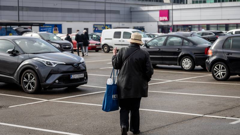 Na Hrvaškem se potrošnja v maloprodaji povečuje že 30 mesecev zapored
