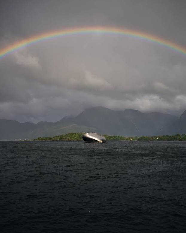 FOTO Spektakl na vodi: Biste li jeli u ovom futurističkom restoranu u norveškom fjordu?