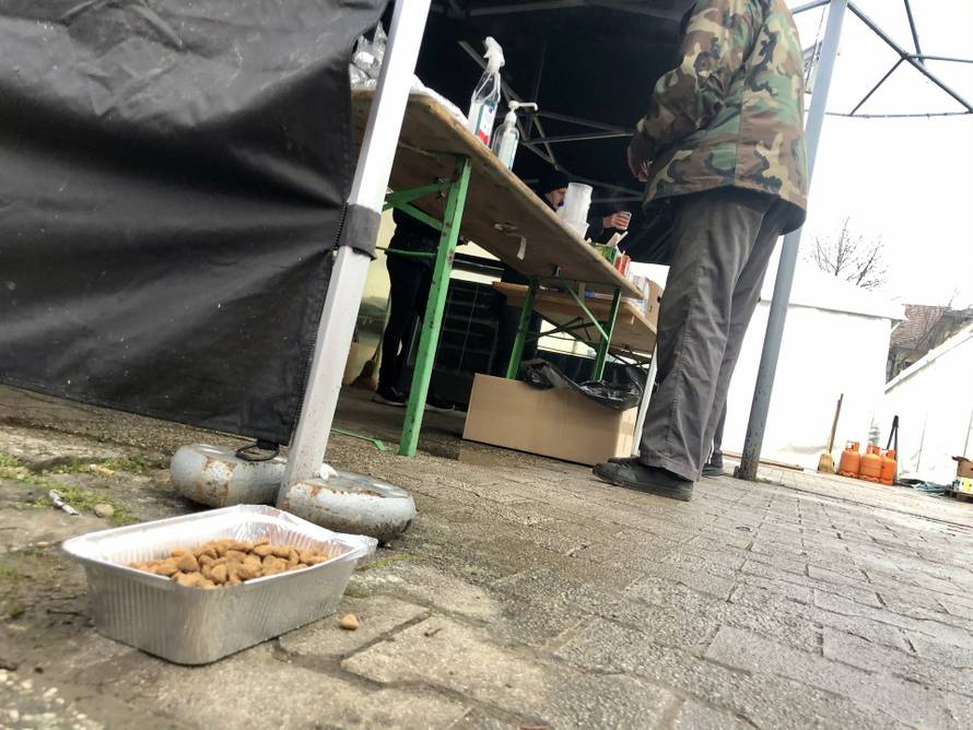 Tu se hrane i psi: Hoće li i njima ministar Horvat ukinuti obrok?